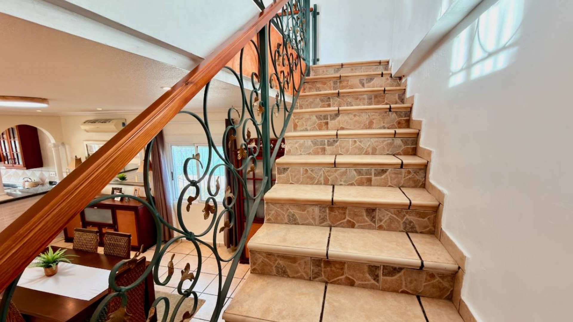 Resale - Freistehende Villa -
Hondón de las Nieves