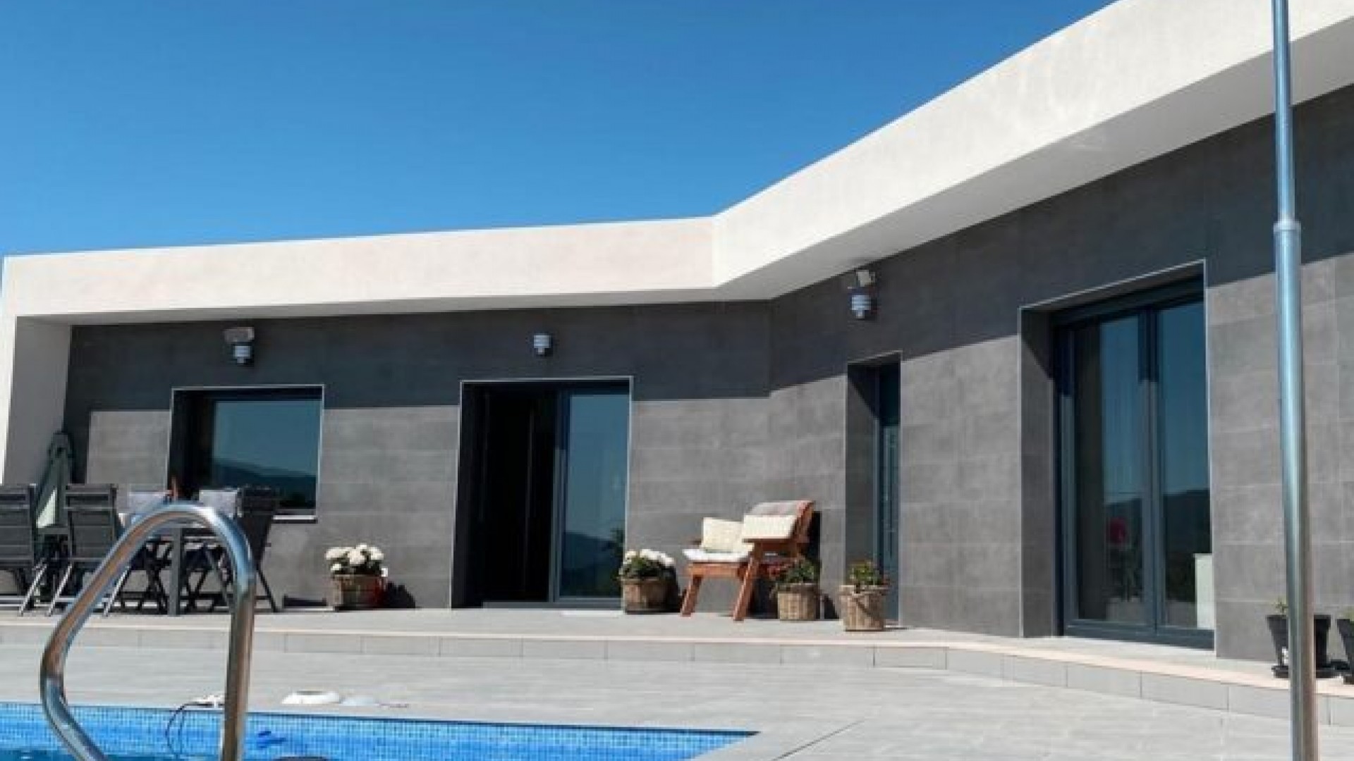 Resale - Freistehende Villa -
Hondón de las Nieves