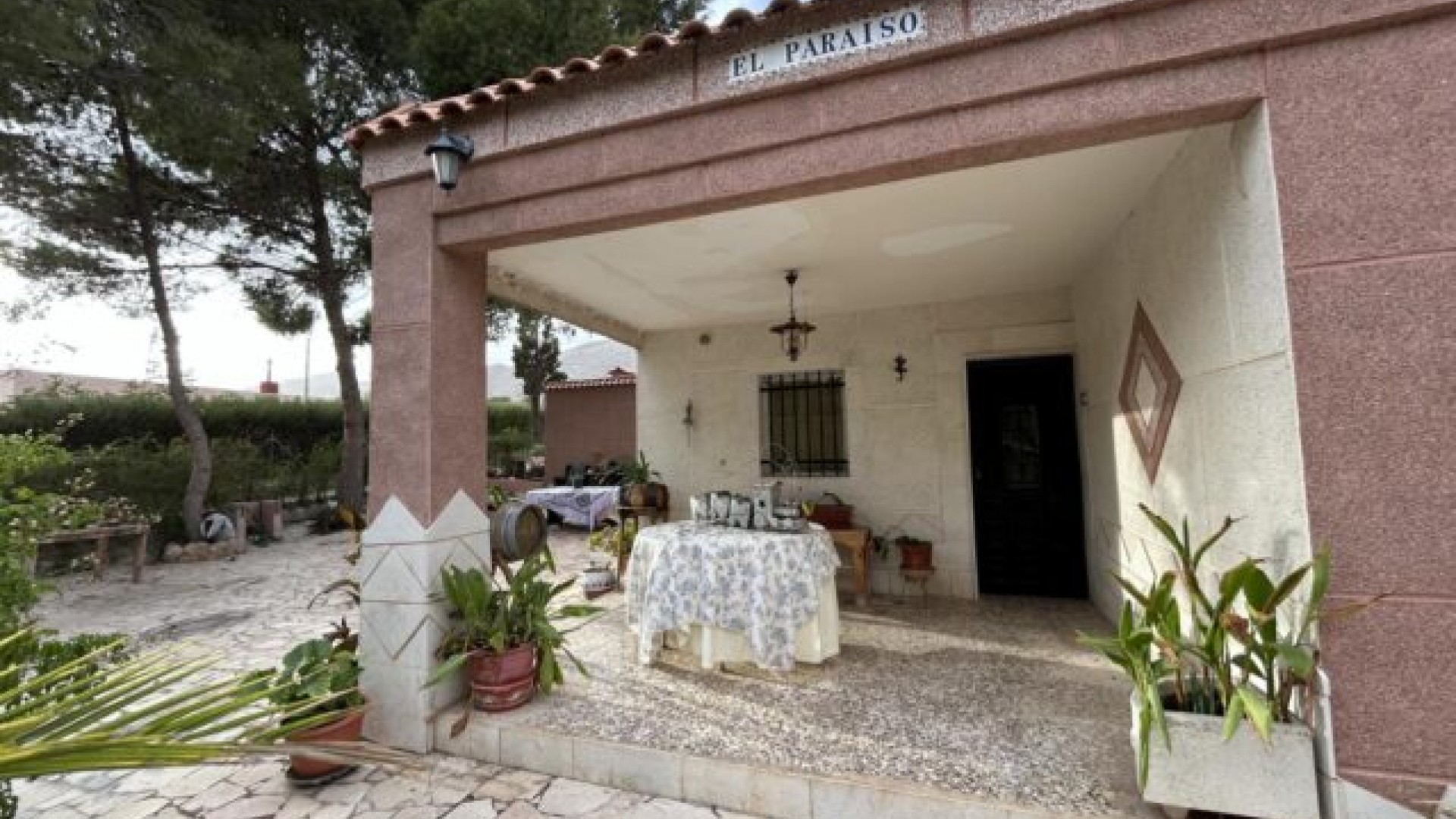 Resale - Freistehende Villa -
Hondón de las Nieves