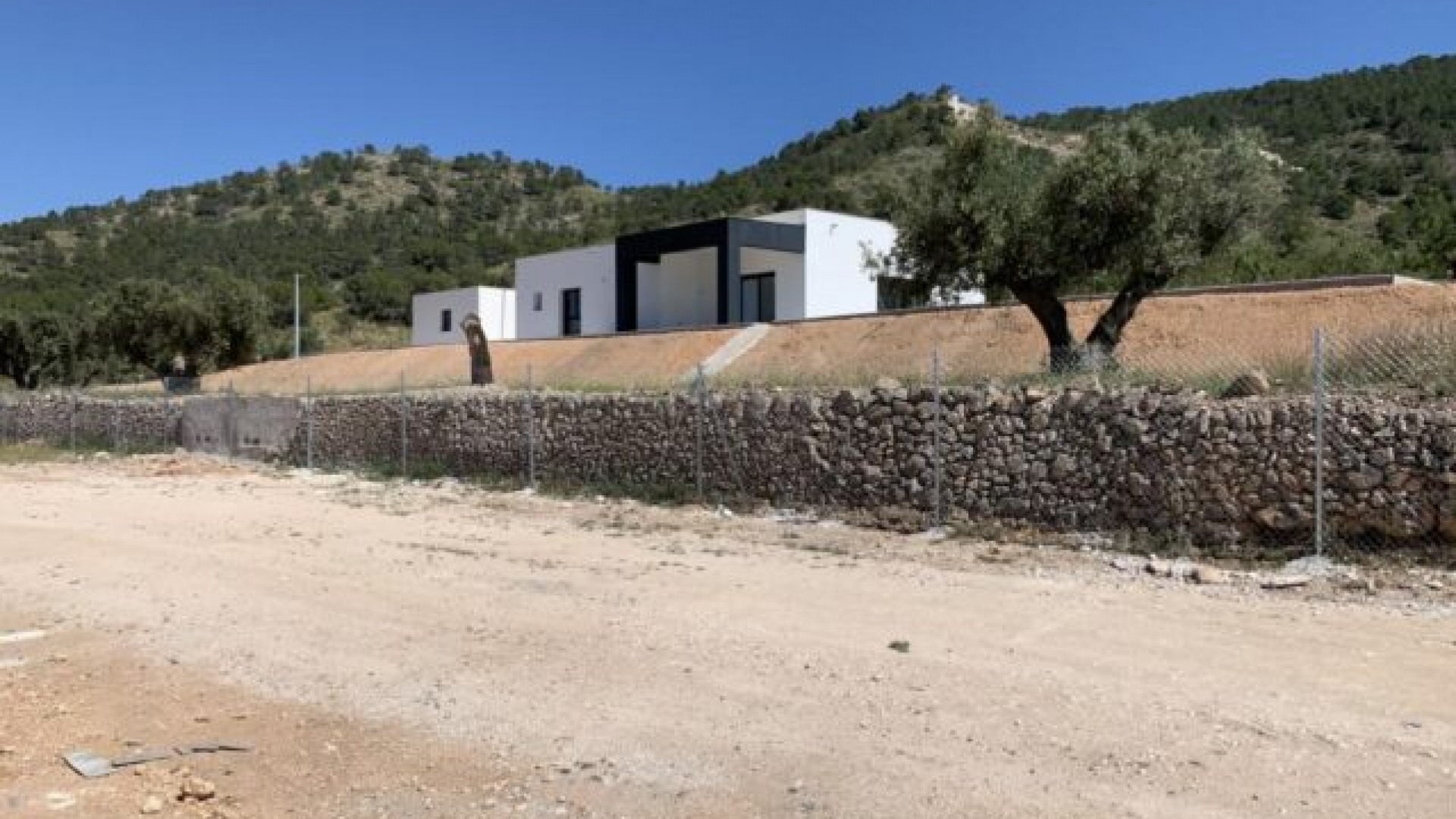 Resale - Freistehende Villa -
Hondón de las Nieves