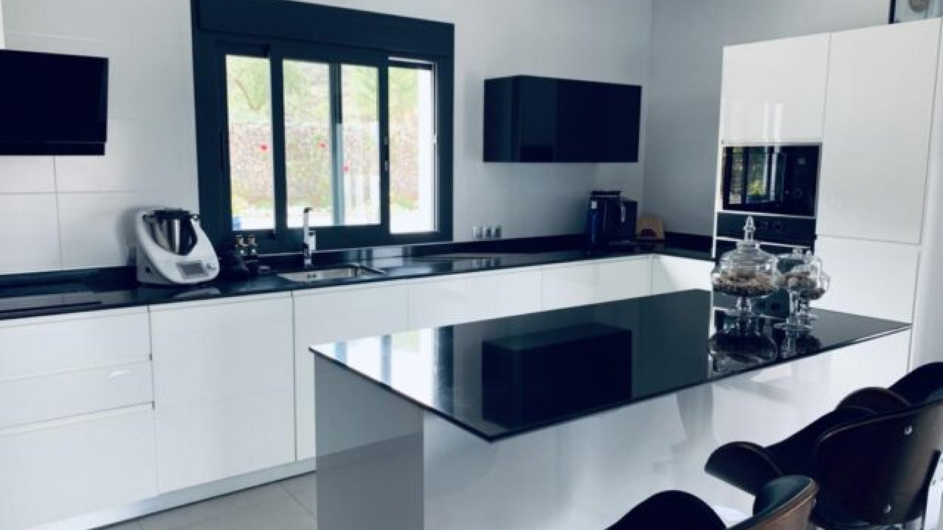 Resale - Freistehende Villa -
Hondón de las Nieves