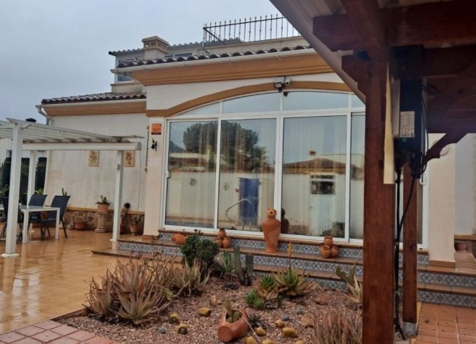 Resale - Freistehende Villa -
Hondón de las Nieves