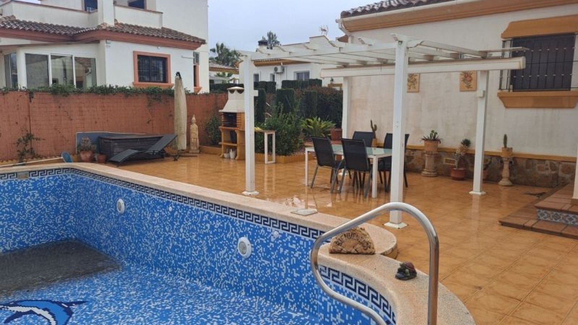 Resale - Freistehende Villa -
Hondón de las Nieves