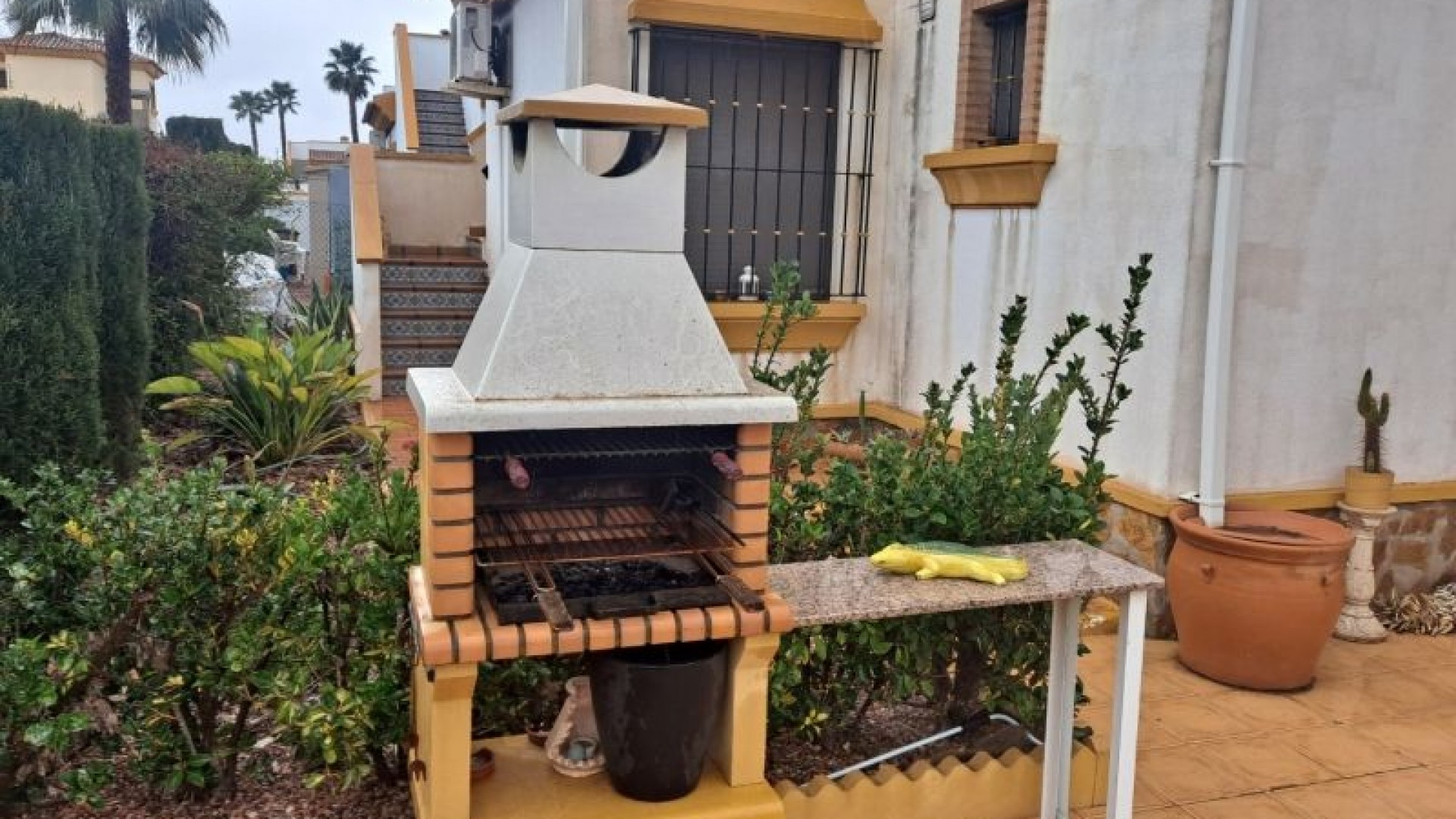 Resale - Freistehende Villa -
Hondón de las Nieves