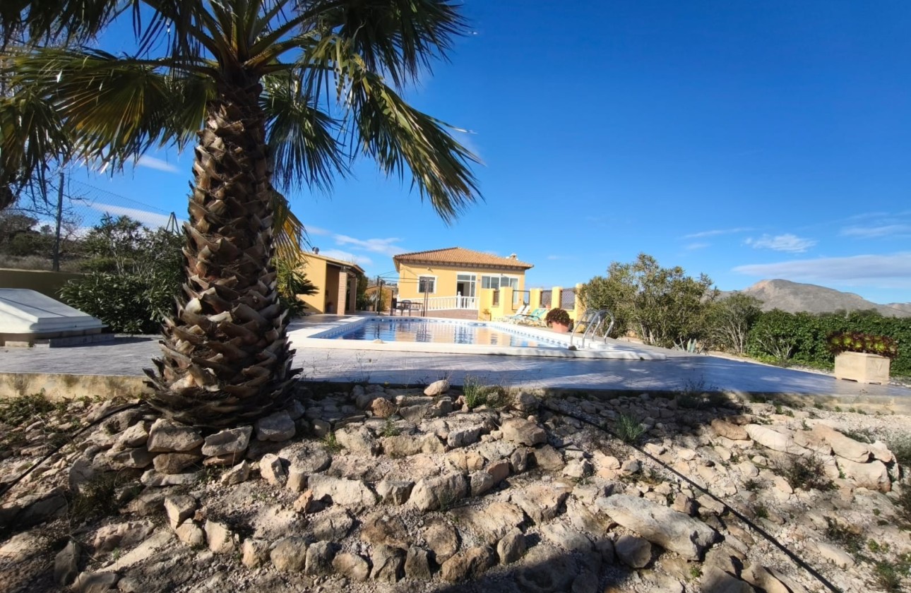 Resale - Freistehende Villa -
Hondón de los Fráiles - Inland