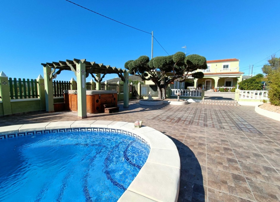 Resale - Freistehende Villa -
Hondón de los Fráiles