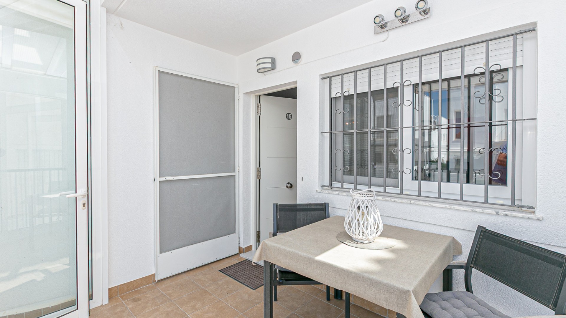 Resale - Freistehende Villa -
La Marina