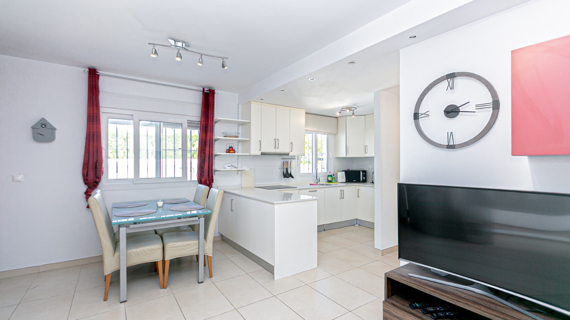 Resale - Freistehende Villa -
La Marina