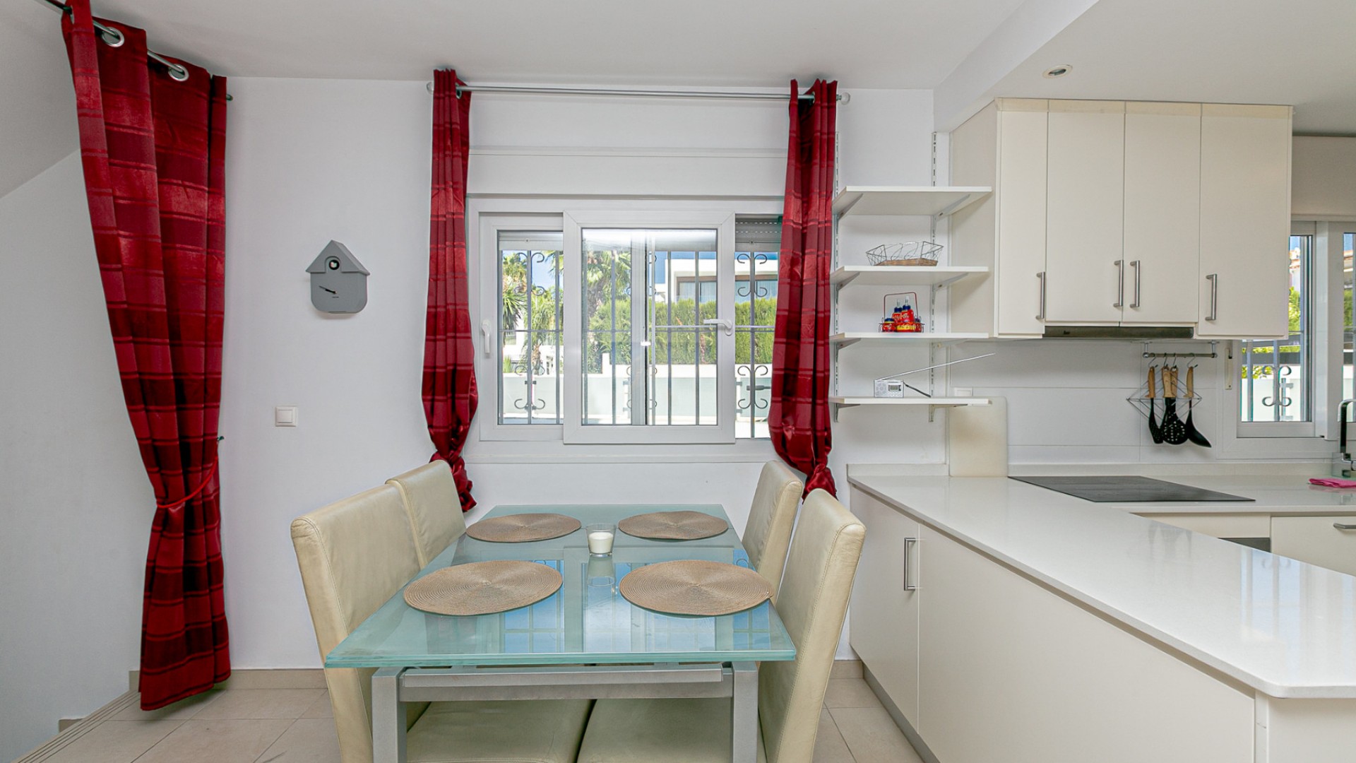 Resale - Freistehende Villa -
La Marina