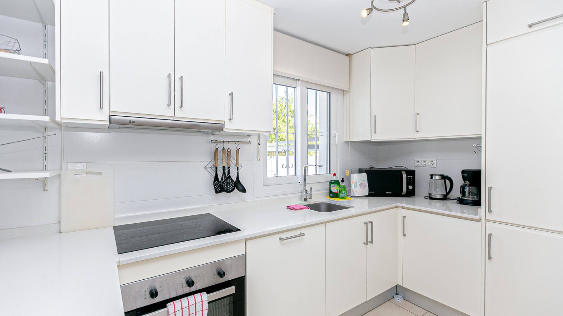 Resale - Freistehende Villa -
La Marina