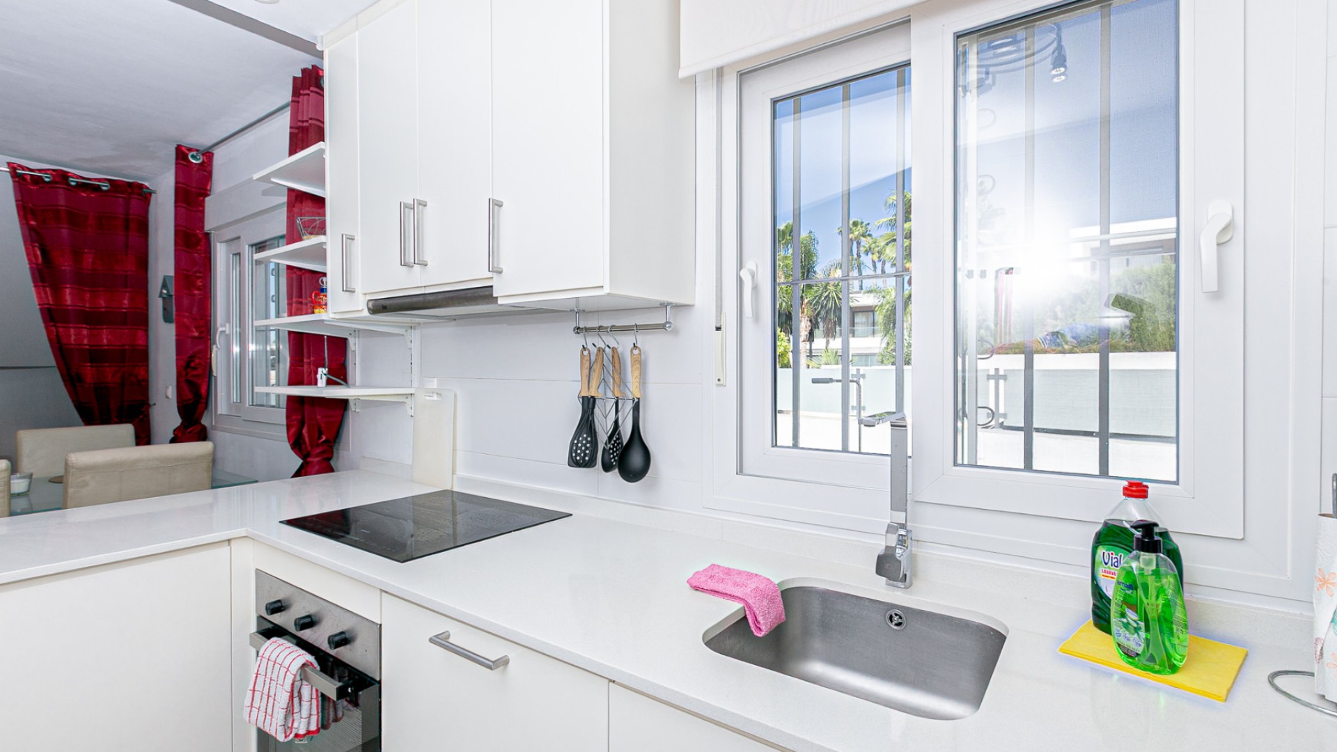 Resale - Freistehende Villa -
La Marina