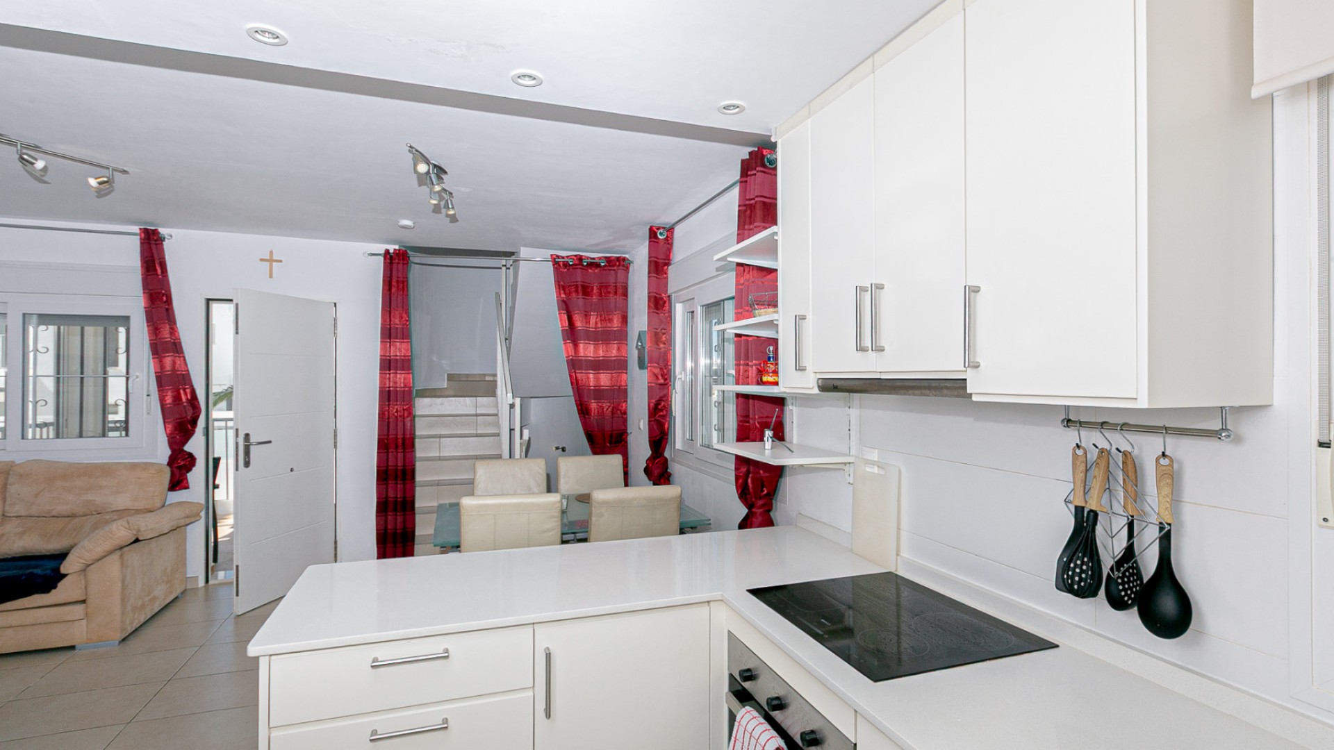 Resale - Freistehende Villa -
La Marina