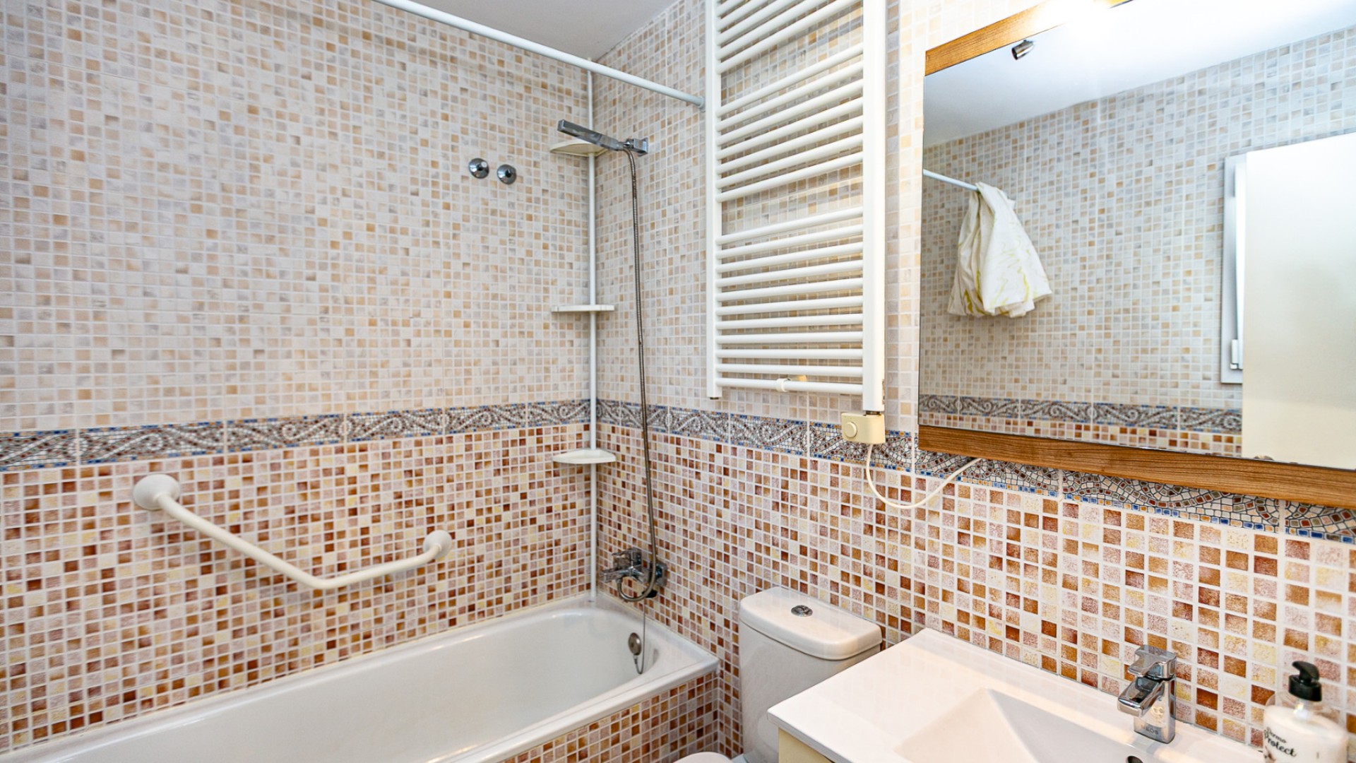 Resale - Freistehende Villa -
La Marina