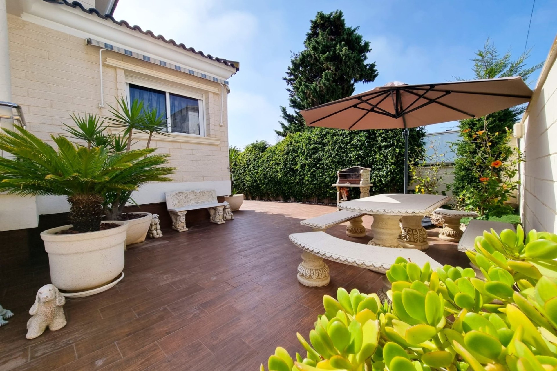 Resale - Freistehende Villa -
La Mata