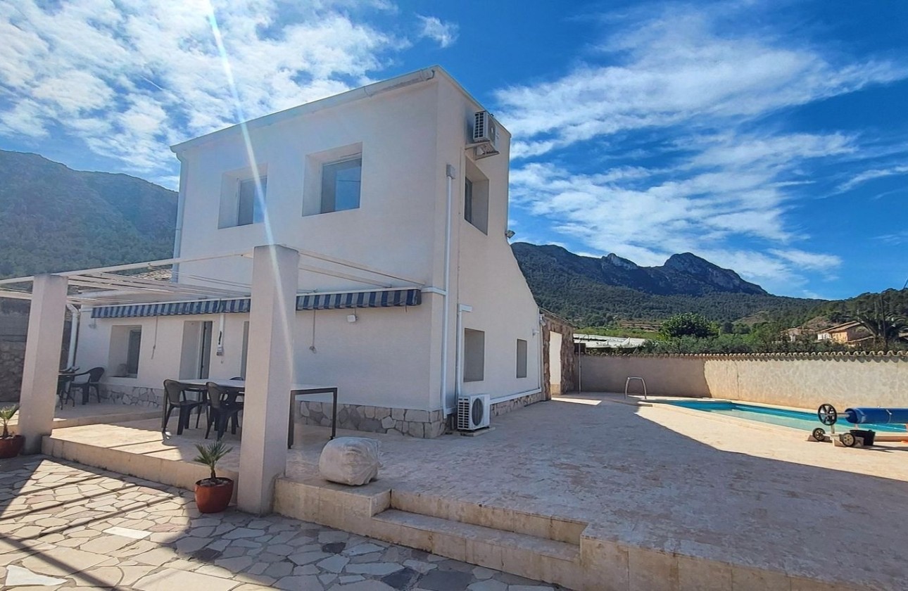 Resale - Freistehende Villa -
La Romana