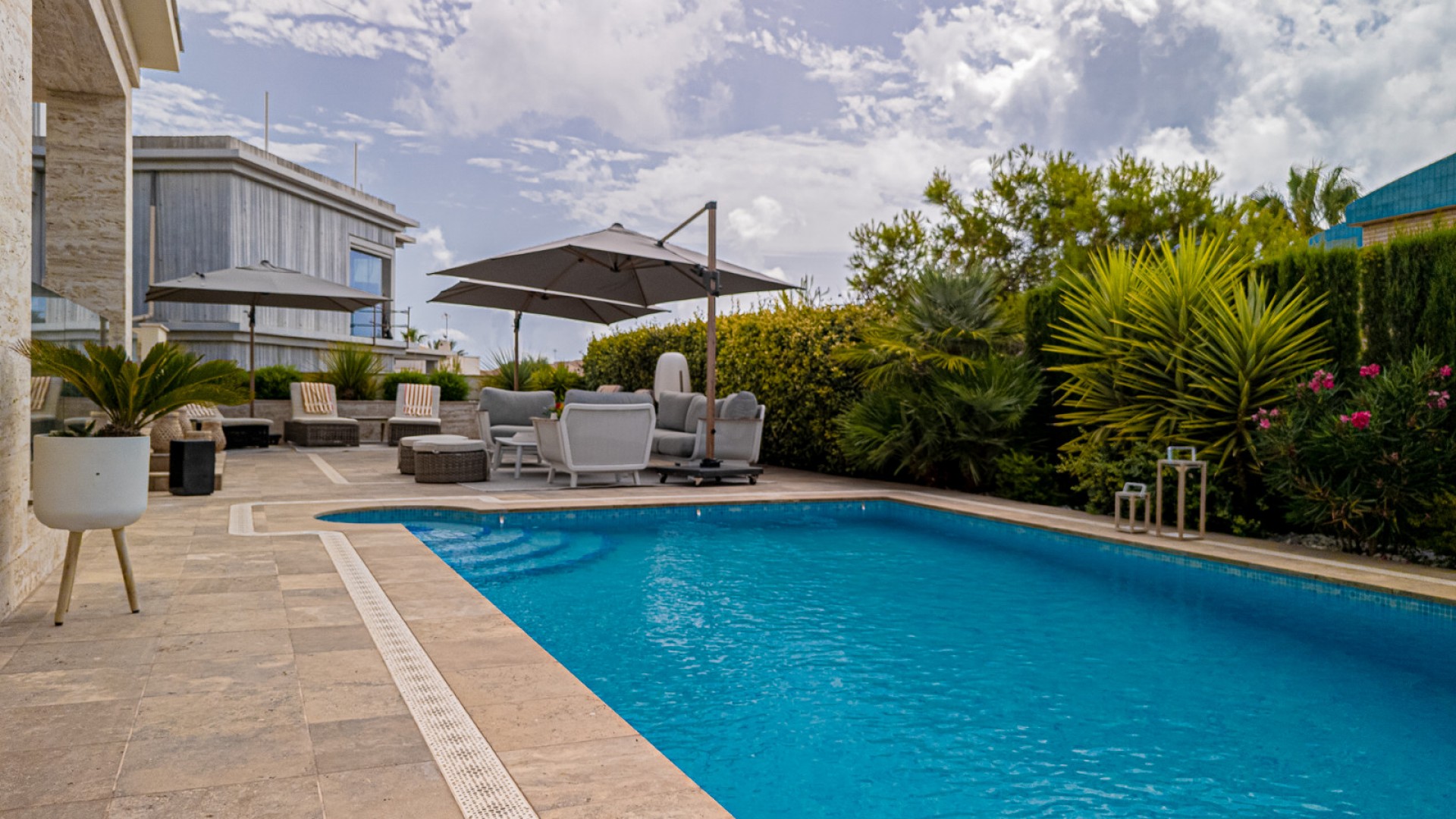 Resale - Freistehende Villa -
La Zenia - Beachside