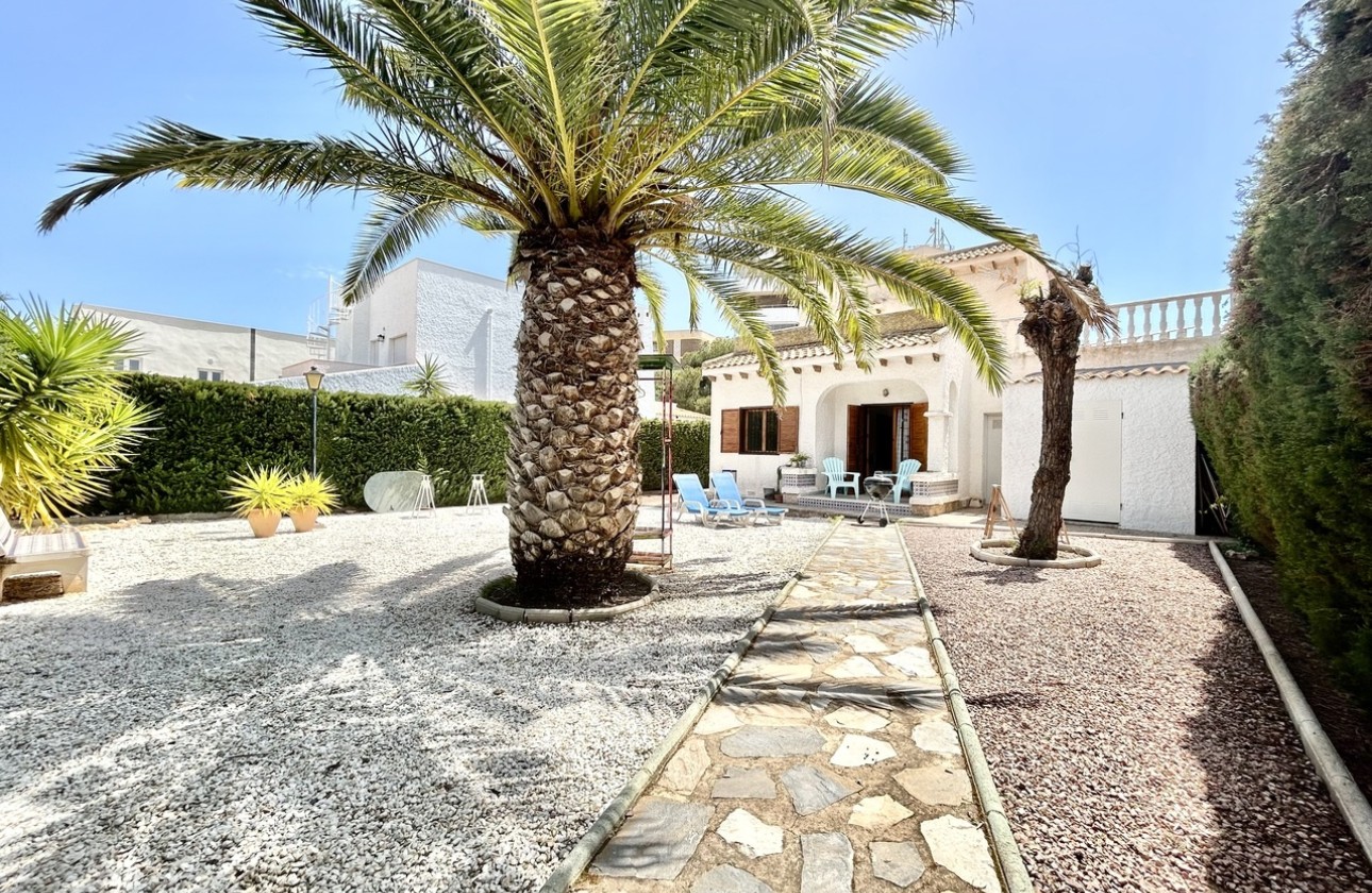 Resale - Freistehende Villa -
La Zenia - Costa Blanca