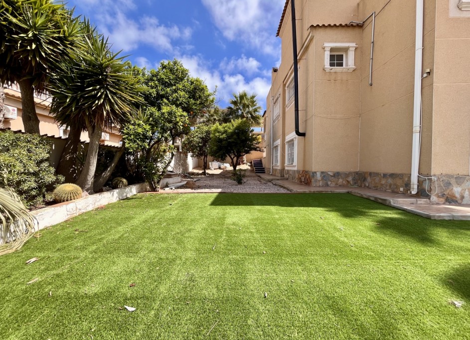 Resale - Freistehende Villa -
La Zenia