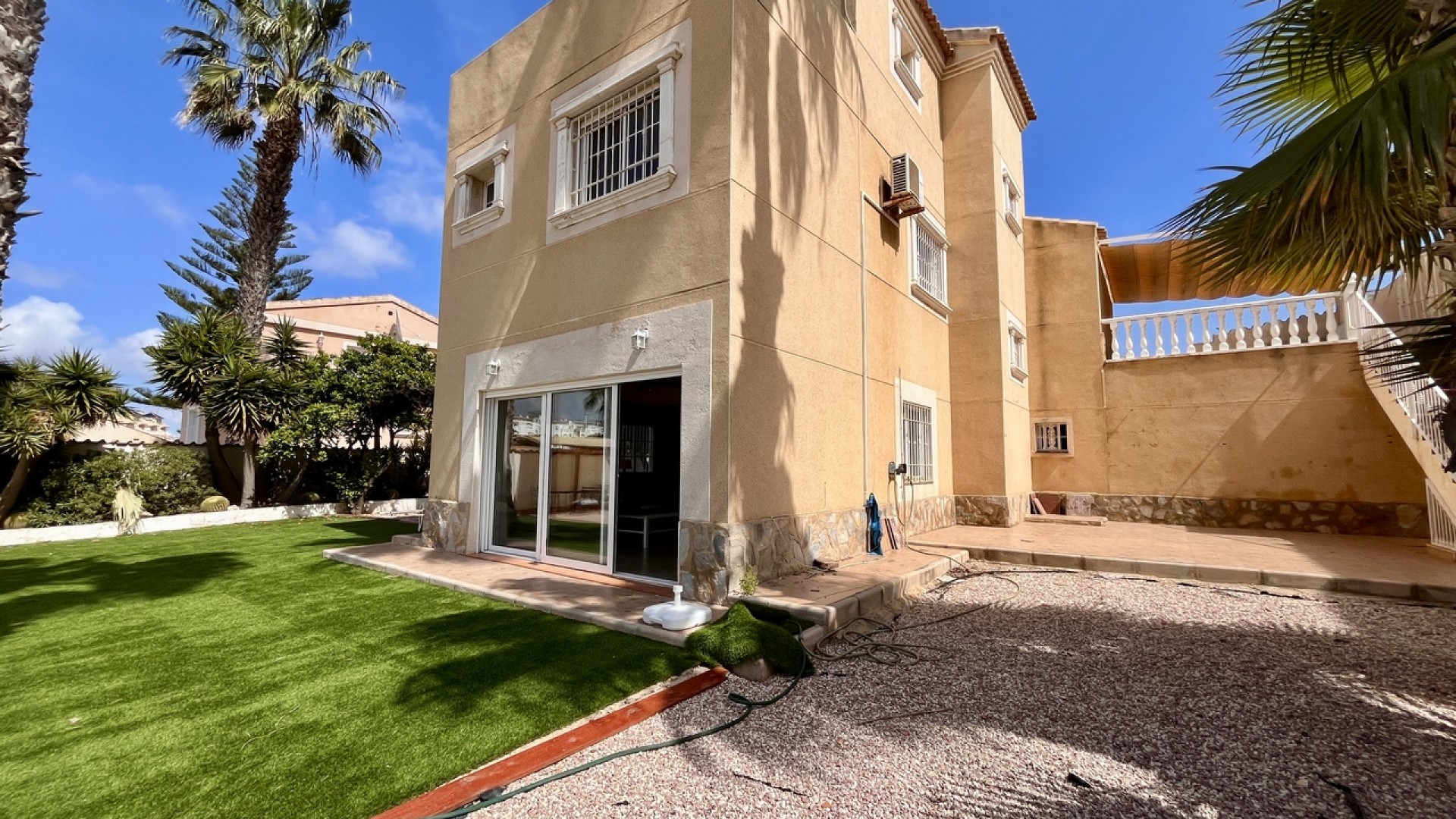Resale - Freistehende Villa -
La Zenia