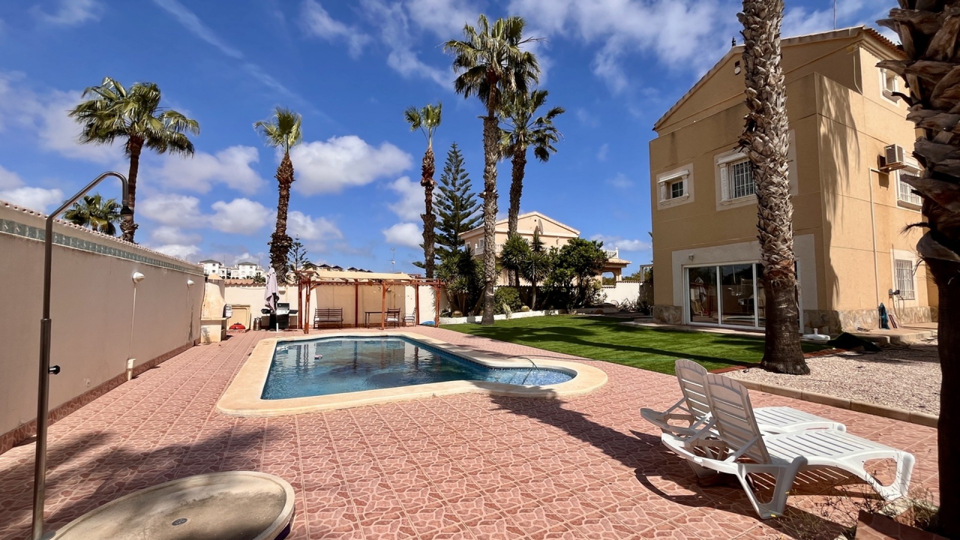 Resale - Freistehende Villa -
La Zenia