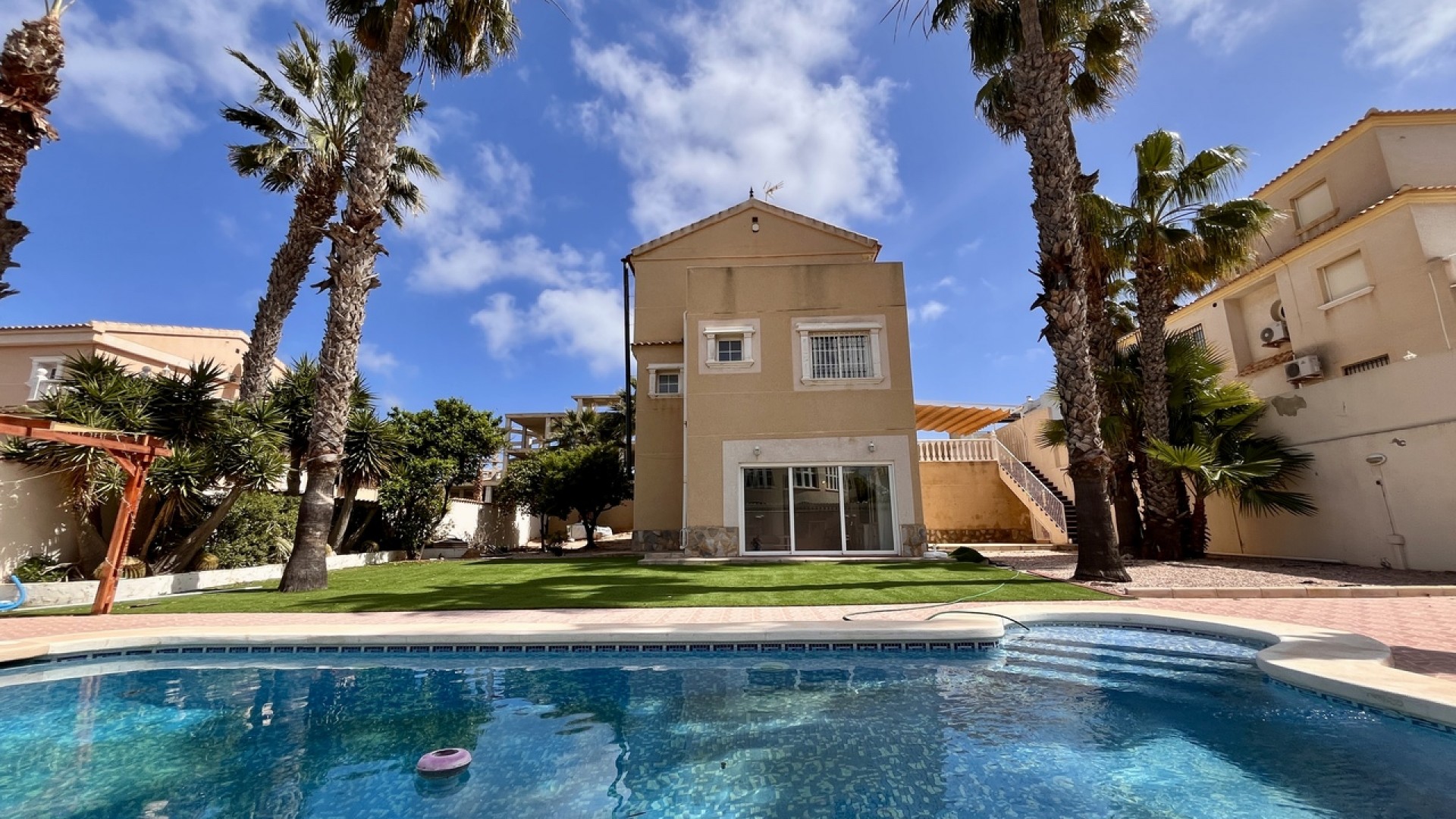 Resale - Freistehende Villa -
La Zenia