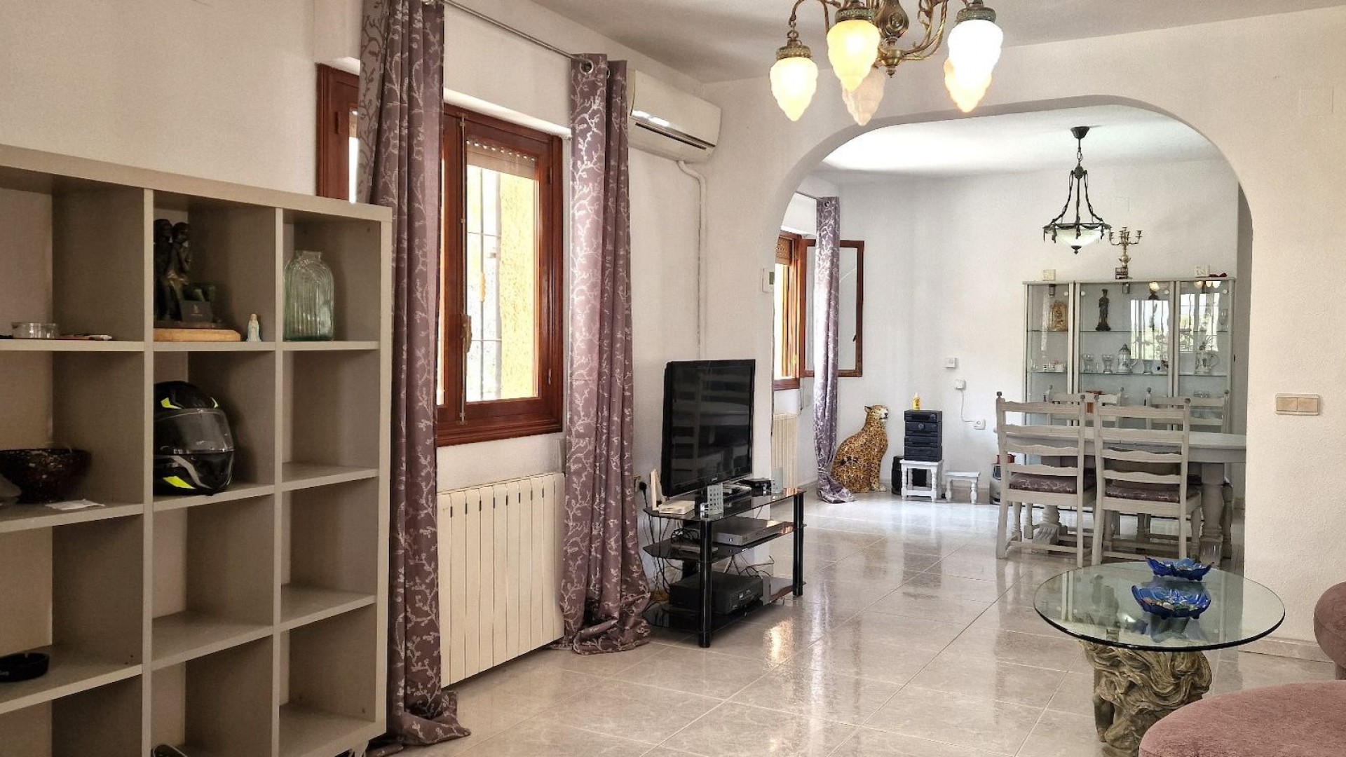 Resale - Freistehende Villa -
Las Filipinas