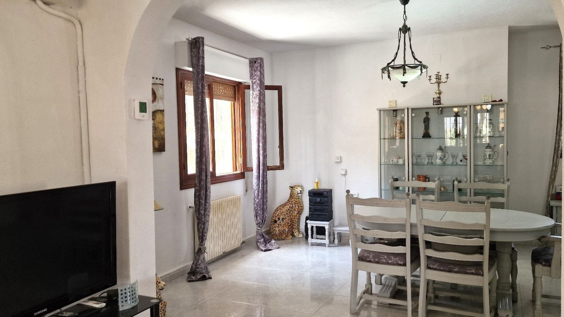 Resale - Freistehende Villa -
Las Filipinas