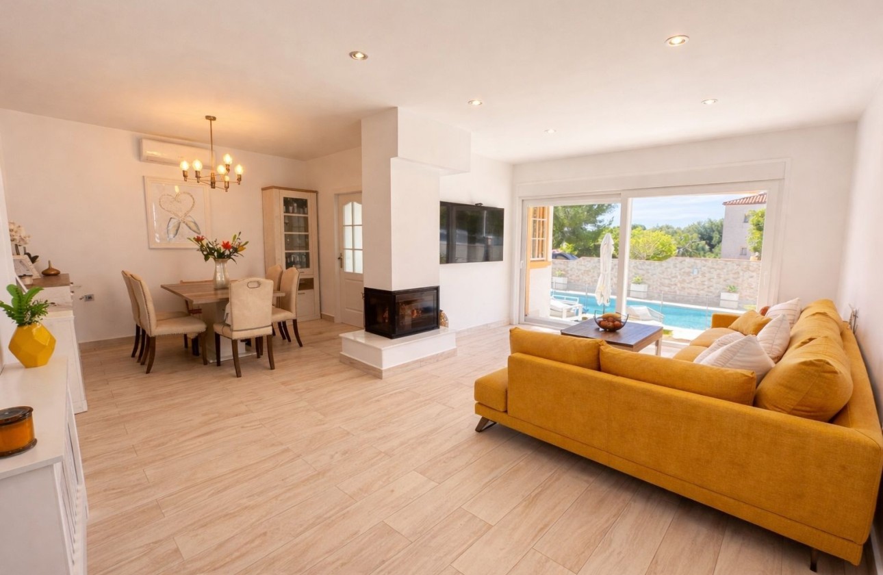 Resale - Freistehende Villa -
Los Dolses - Inland