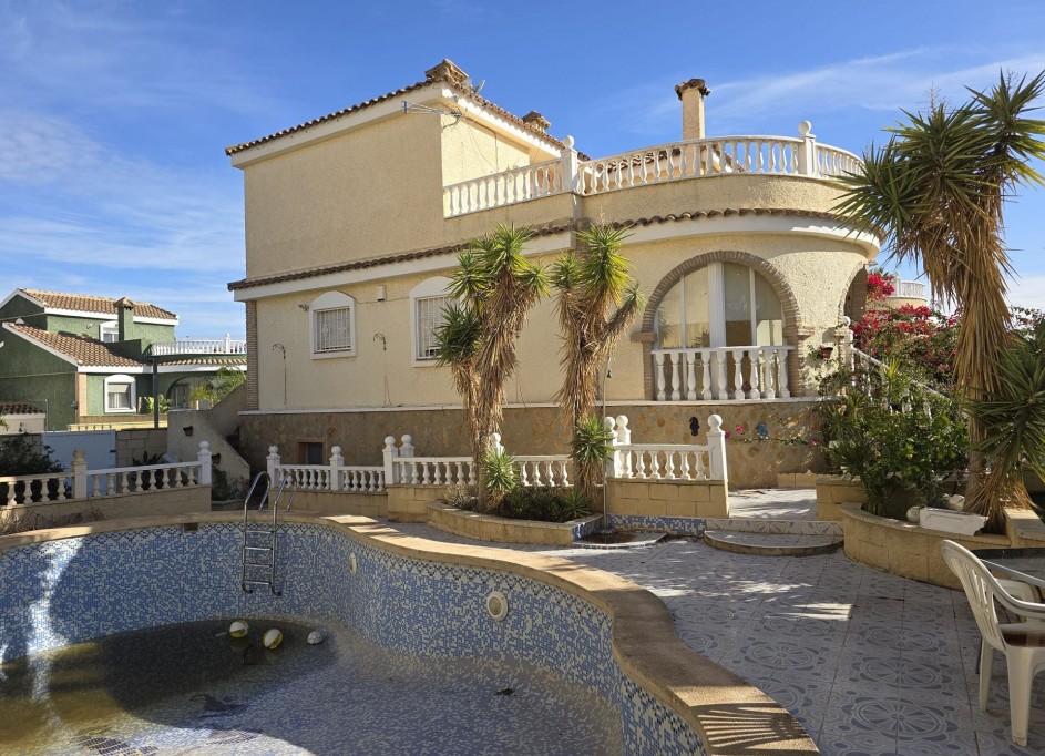 Resale - Freistehende Villa -
Monforte del Cid