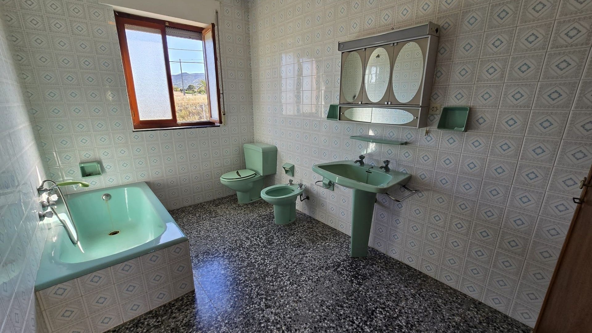 Resale - Freistehende Villa -
Monóvar