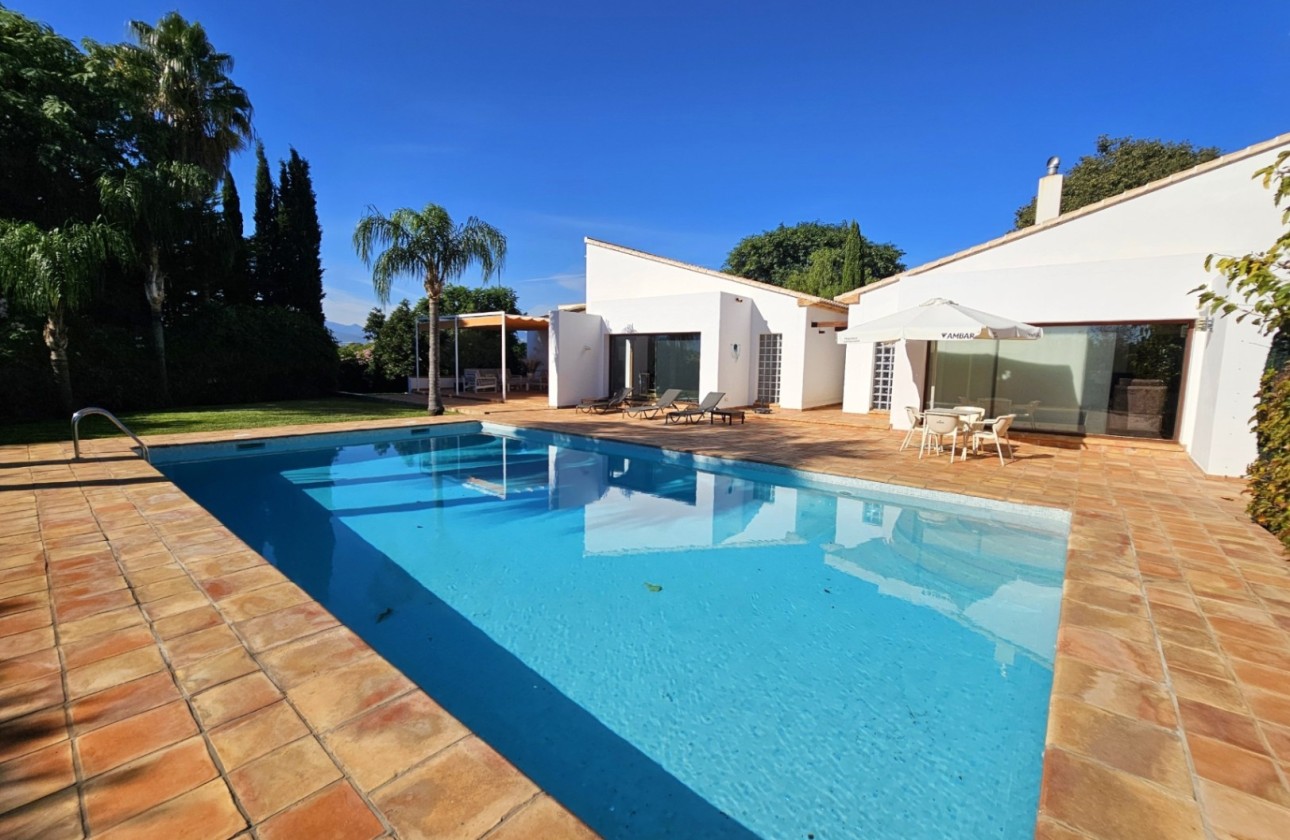 Resale - Freistehende Villa -
Ondara - Inland
