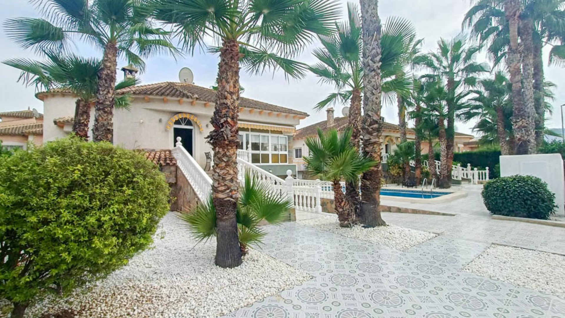 Resale - Freistehende Villa -
Orihuela - Benferri