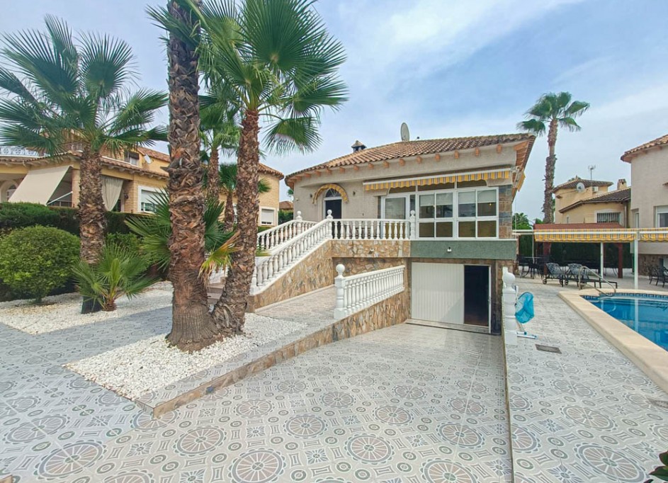 Resale - Freistehende Villa -
Orihuela - Benferri