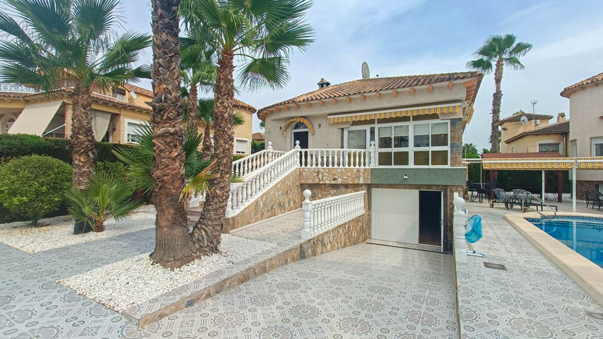 Resale - Freistehende Villa -
Orihuela - Benferri