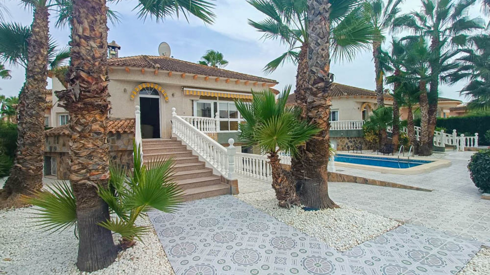 Resale - Freistehende Villa -
Orihuela - Benferri