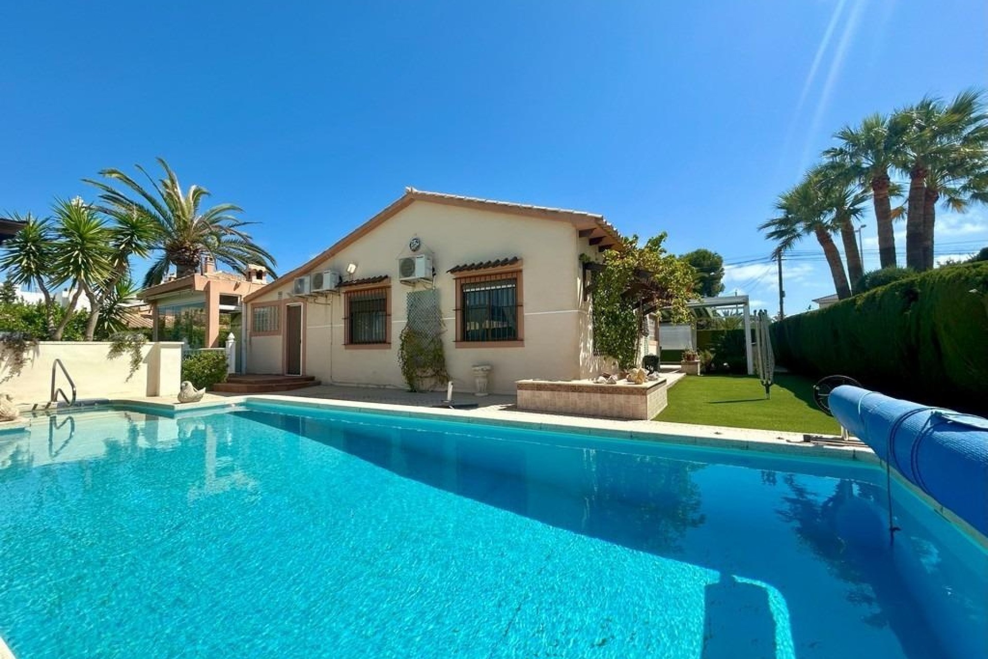 Resale - Freistehende Villa -
Orihuela Costa - Aguamarina
