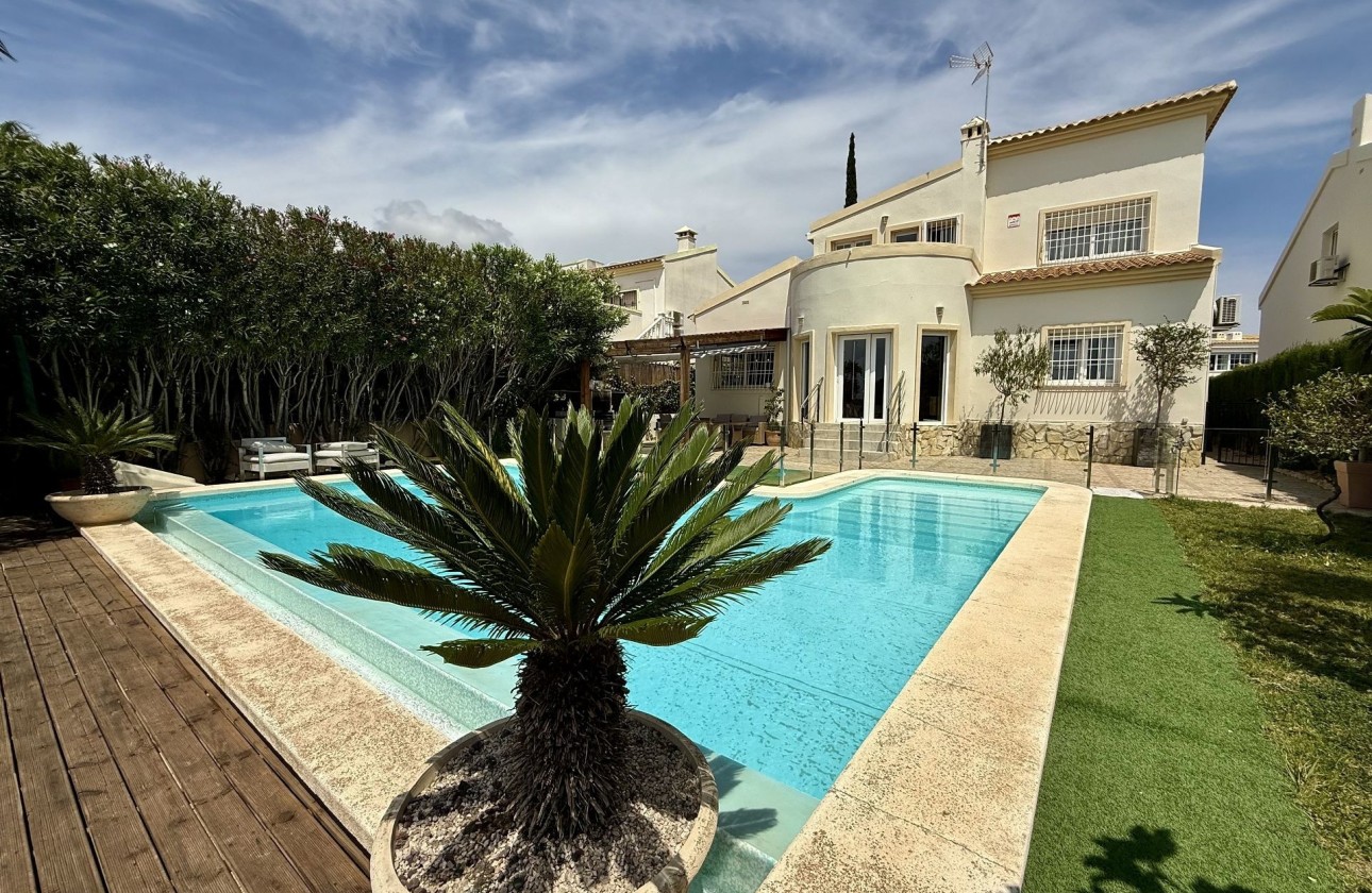Resale - Freistehende Villa -
Orihuela Costa - Costa Blanca