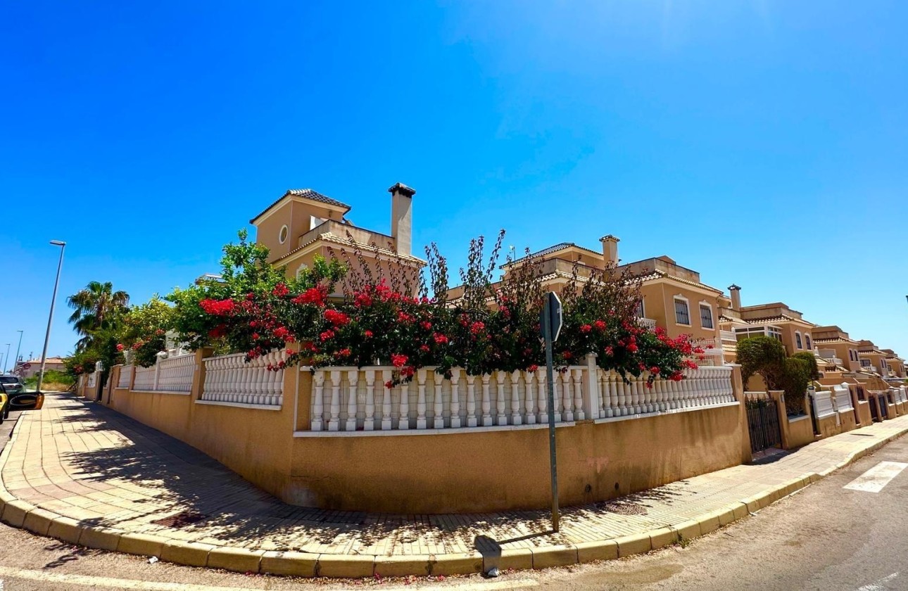 Resale - Freistehende Villa -
Orihuela Costa - La Regia