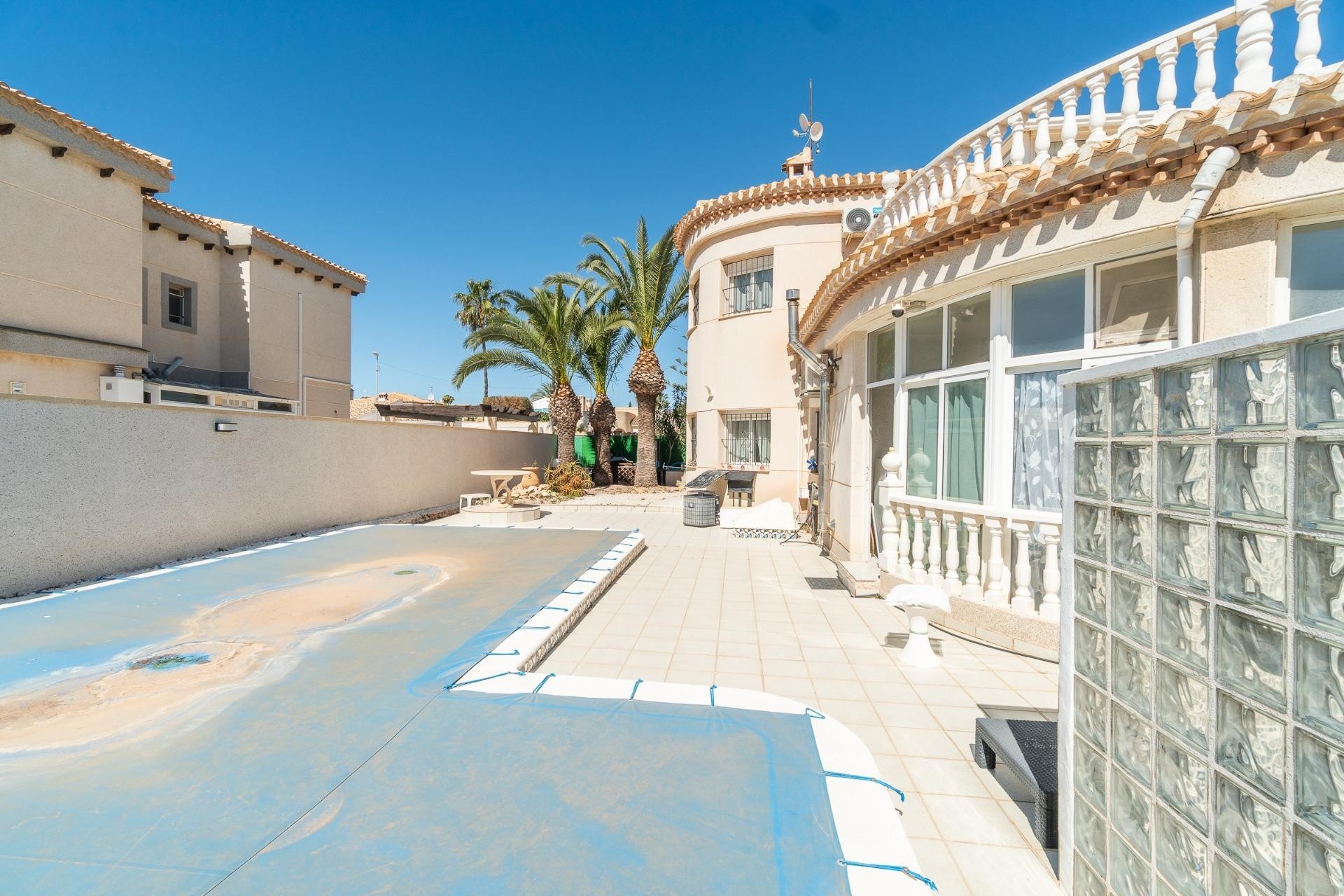 Resale - Freistehende Villa -
Orihuela Costa - La Zenia