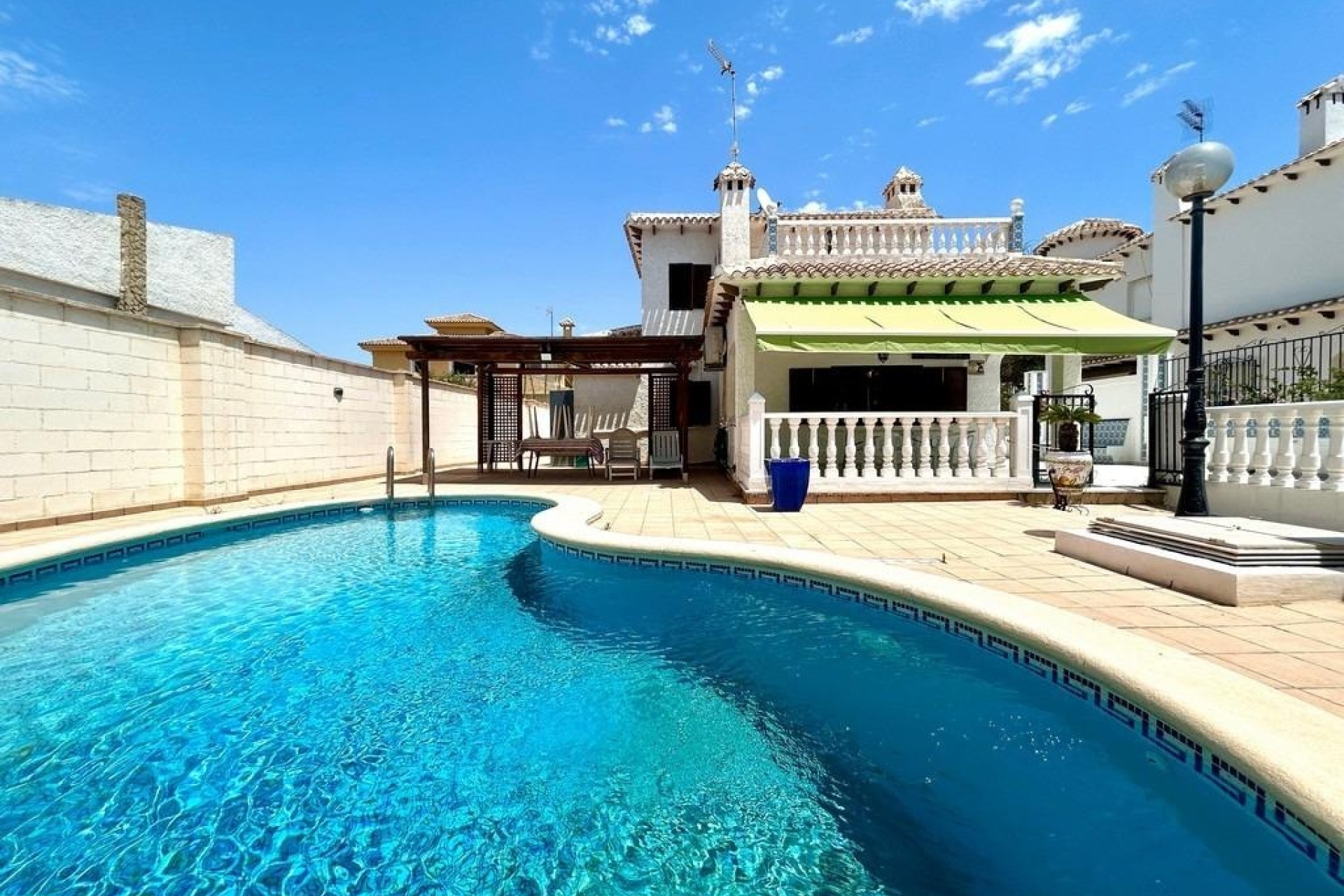 Resale - Freistehende Villa -
Orihuela Costa - La Zenia