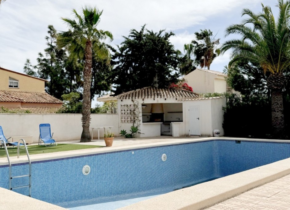 Resale - Freistehende Villa -
Orihuela Costa - La Zenia