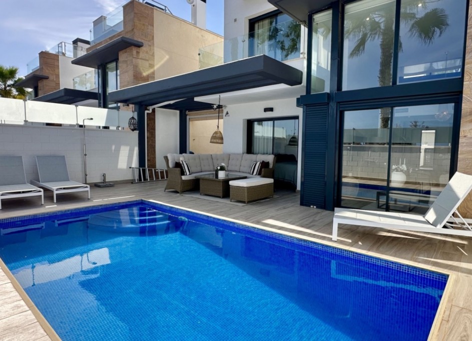 Resale - Freistehende Villa -
Orihuela Costa - Lomas de Cabo Roig