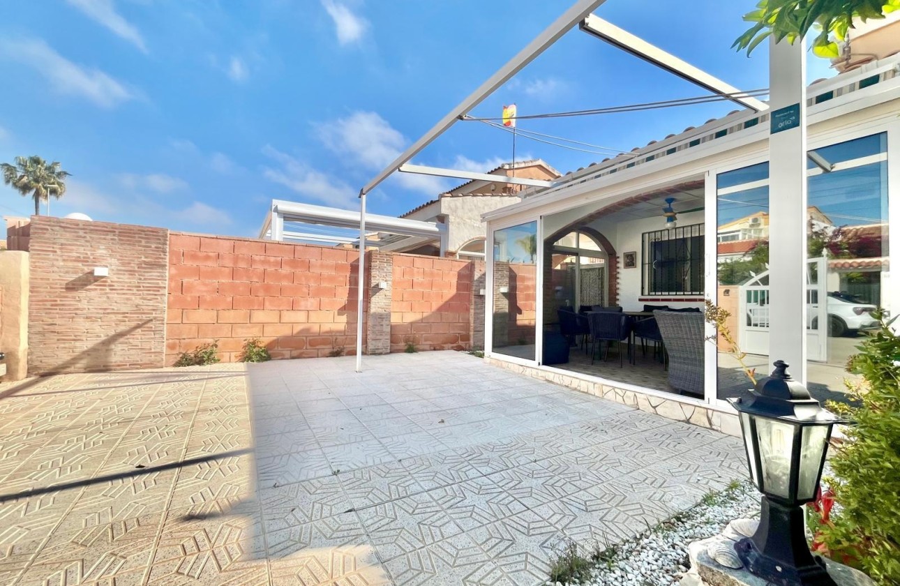 Resale - Freistehende Villa -
Orihuela Costa - Los Almendros-la Florida
