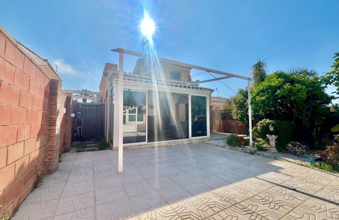 Resale - Freistehende Villa -
Orihuela Costa - Los Almendros-la Florida