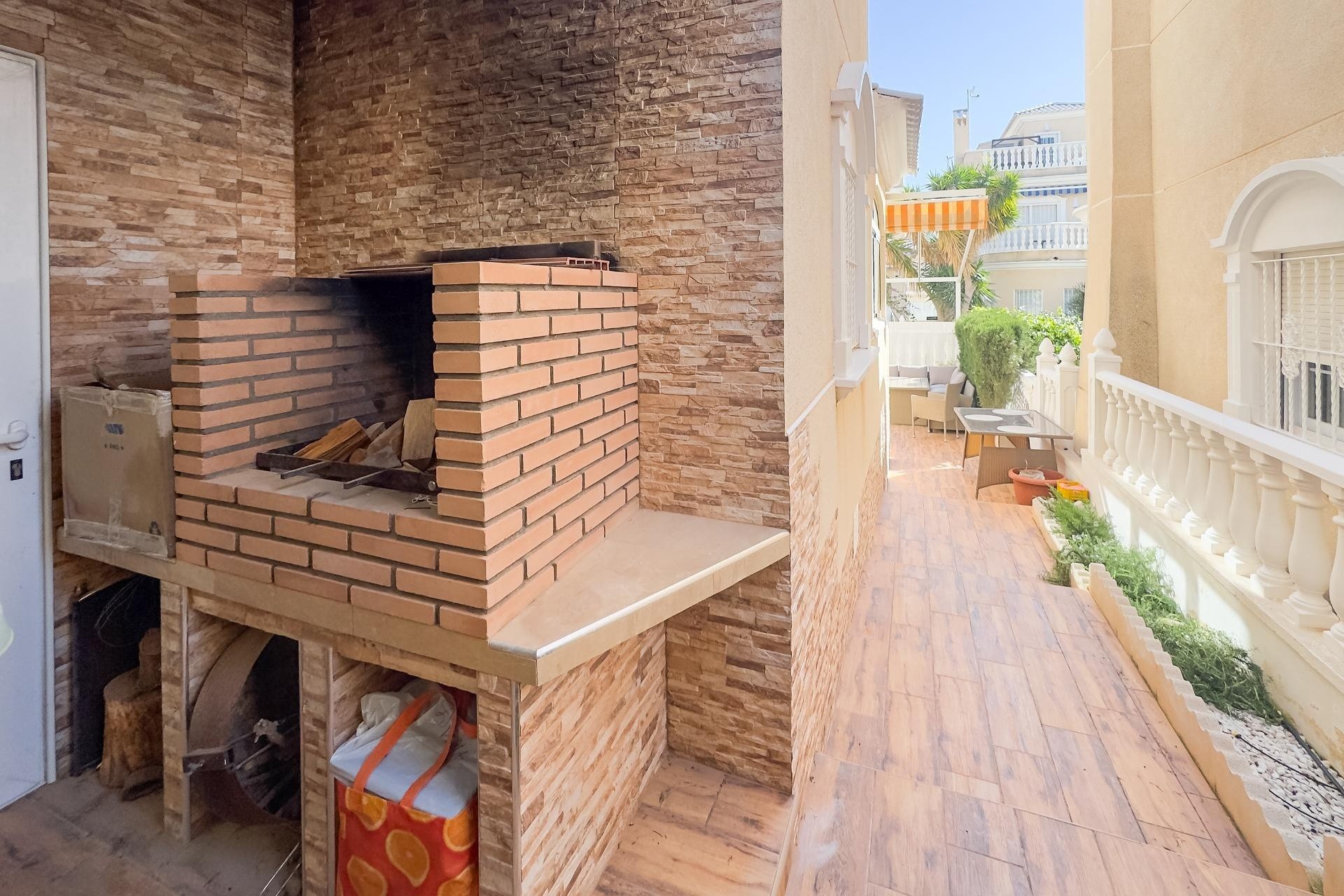 Resale - Freistehende Villa -
Orihuela Costa - Los Almendros-la Florida