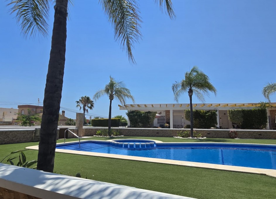 Resale - Freistehende Villa -
Orihuela Costa - Mil Palmeras