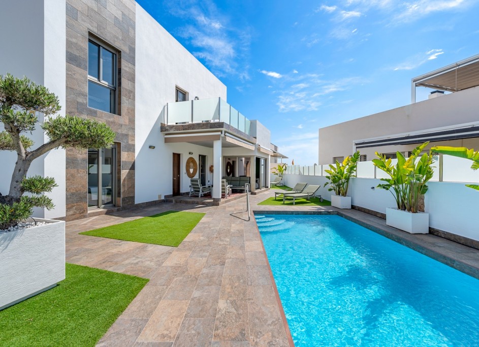 Resale - Freistehende Villa -
Orihuela Costa - Pau 8*