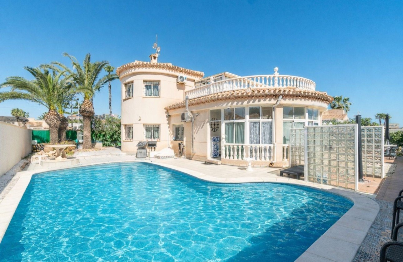 Resale - Freistehende Villa -
Orihuela Costa - Playa Flamenca