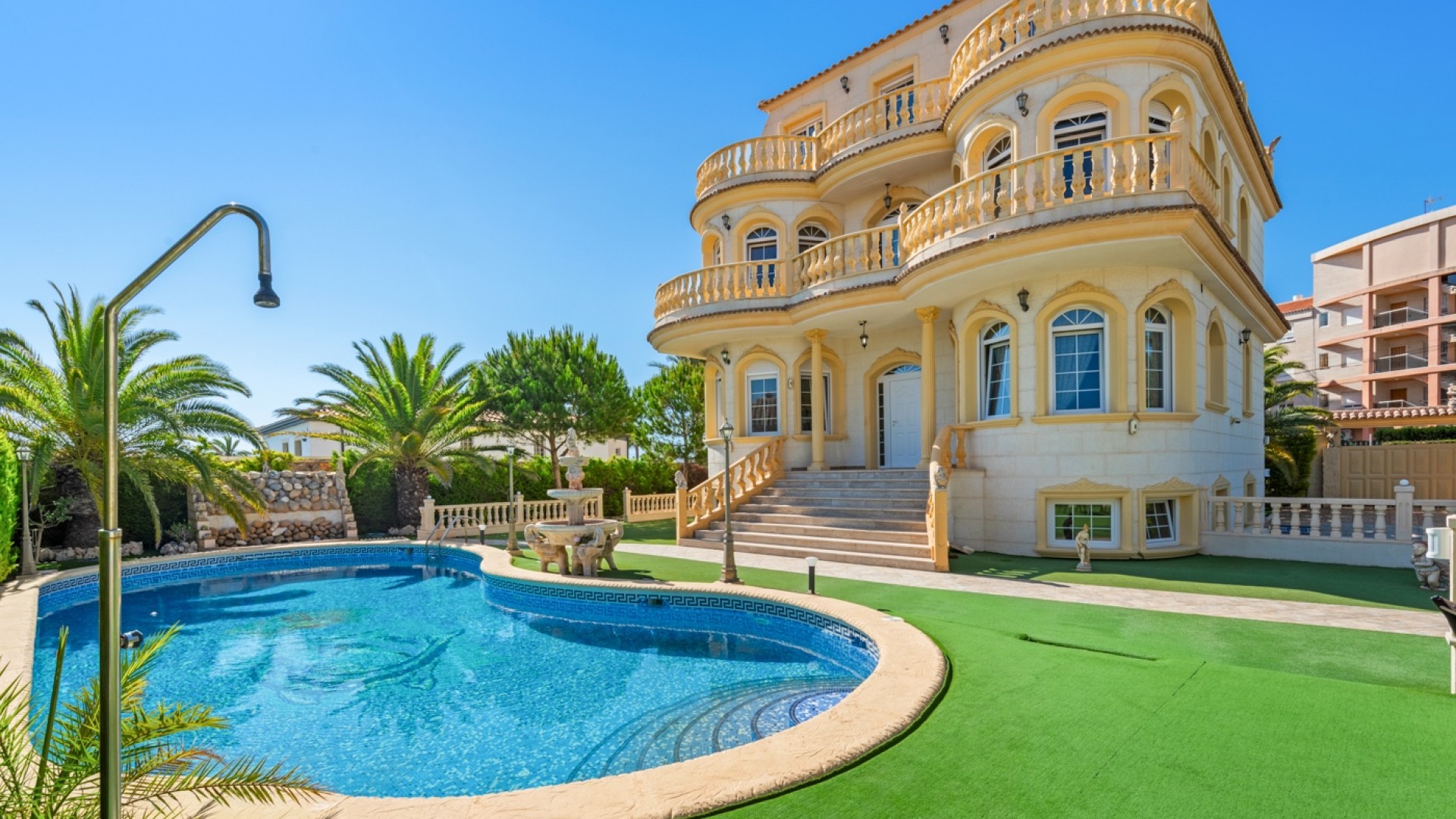 Resale - Freistehende Villa -
Orihuela Costa - Playa Flamenca