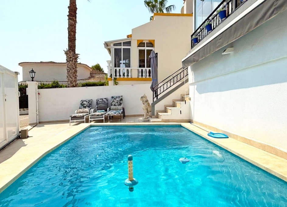 Resale - Freistehende Villa -
Orihuela Costa - Villamartín